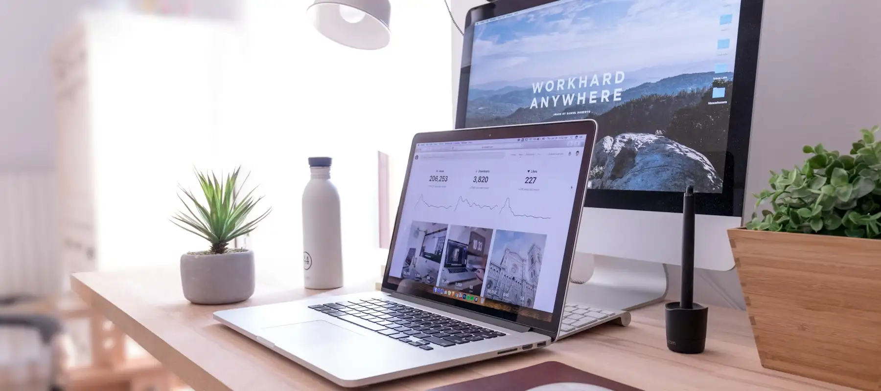 Widok na Wawel w Krakowie o zachodzie słońca